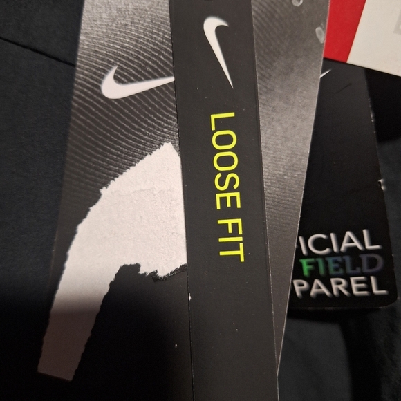 A Nike loose fit official Ohio State Buckeyes 1/4 zip jacket in a men's size med - Picture 6 of 11